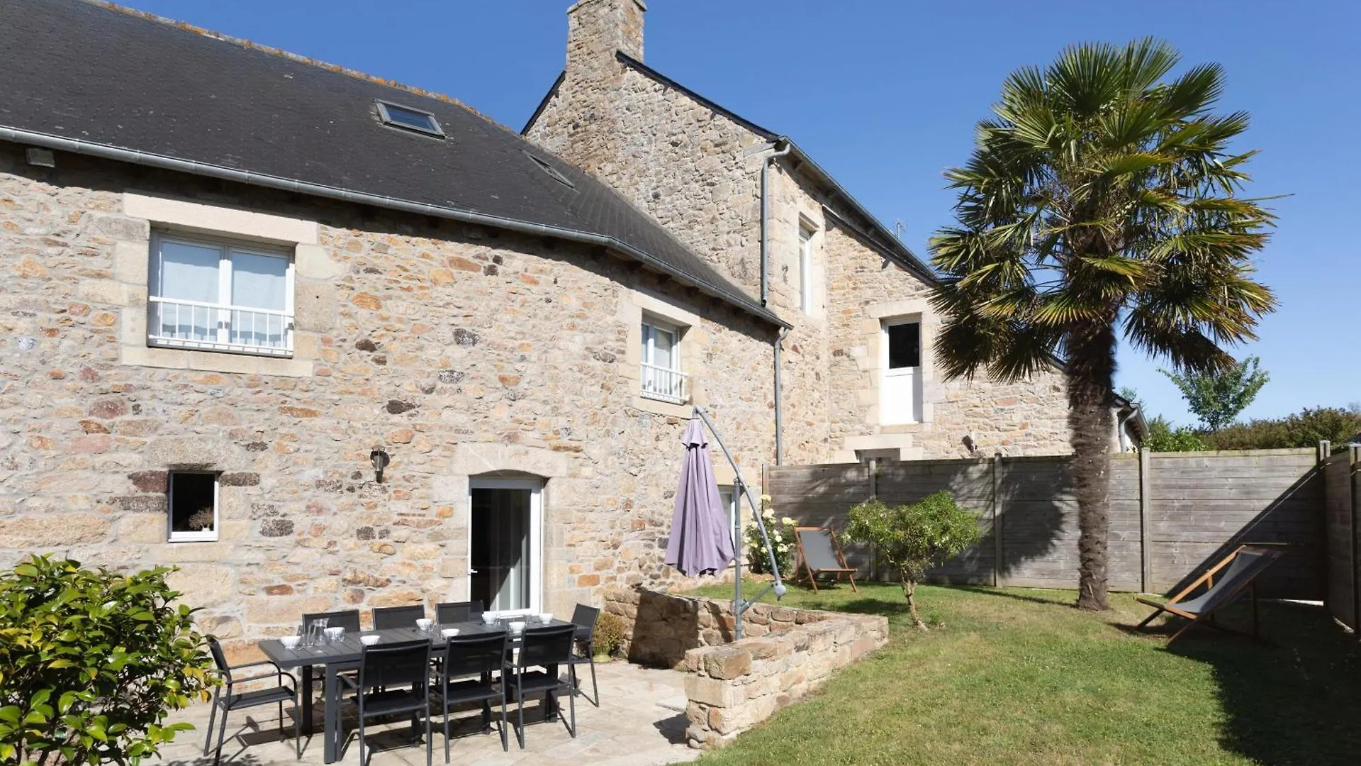 Дом отдыха Le Manoir De La Ville Meen - 6 Maisons Amenagees Dans Les Dependances D'Un Ancien Manoir Du 17Eme Siecle Ламбаль Франция
