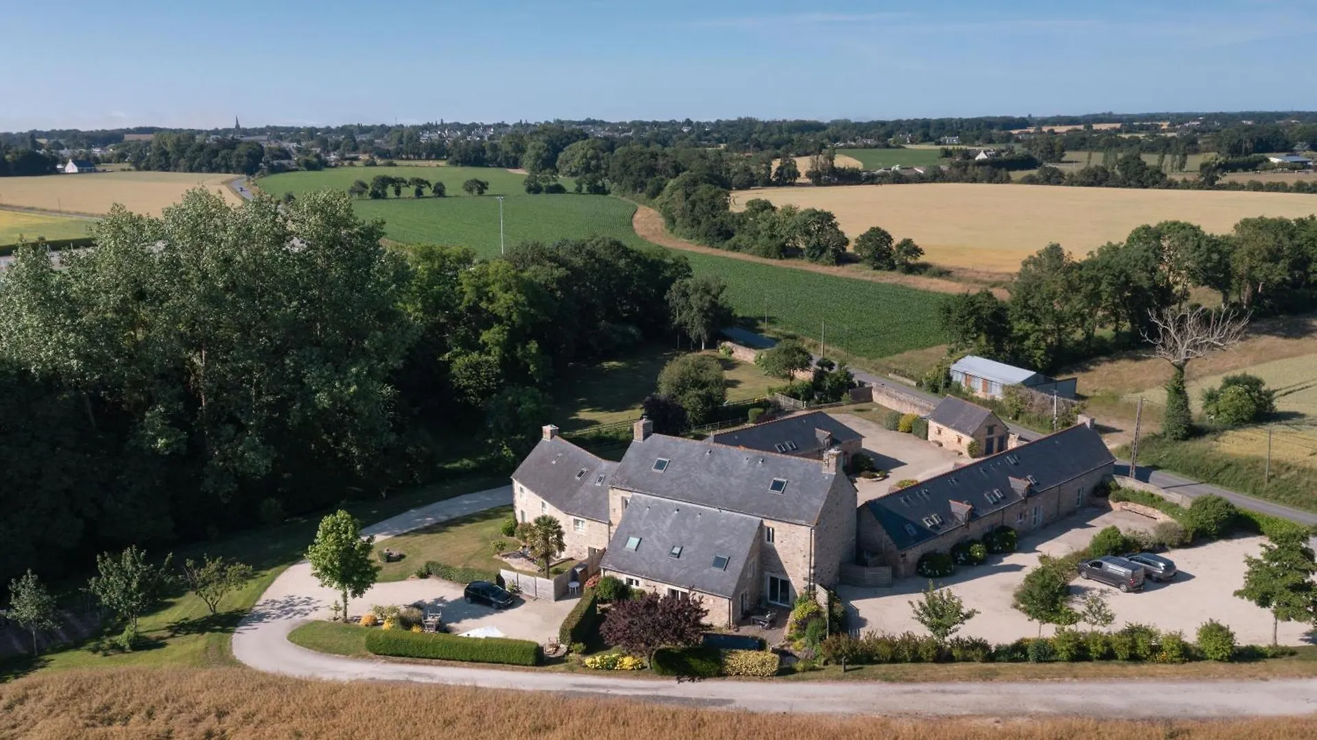 Le Manoir De La Ville Meen - 6 Maisons Amenagees Dans Les Dependances D'Un Ancien Manoir Du 17Eme Siecle Ламбаль