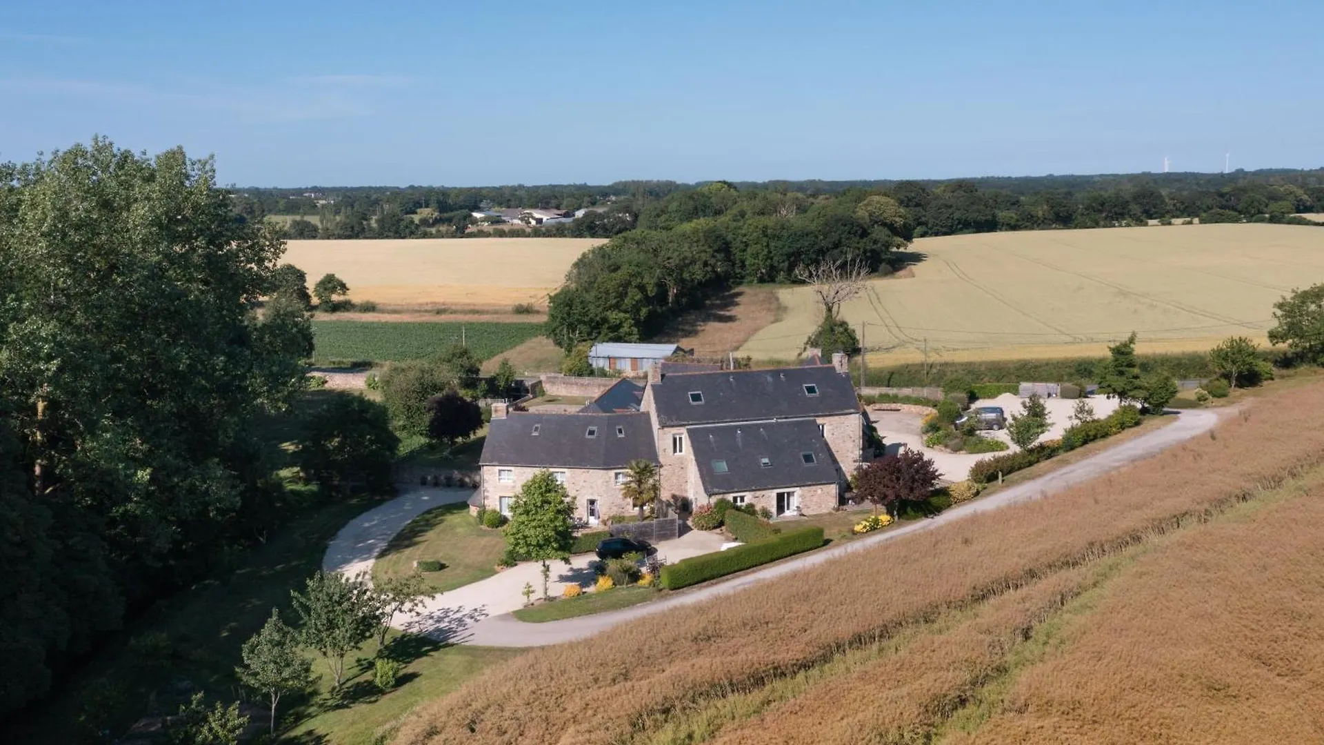 Дом отдыха Le Manoir De La Ville Meen - 6 Maisons Amenagees Dans Les Dependances D'Un Ancien Manoir Du 17Eme Siecle Ламбаль